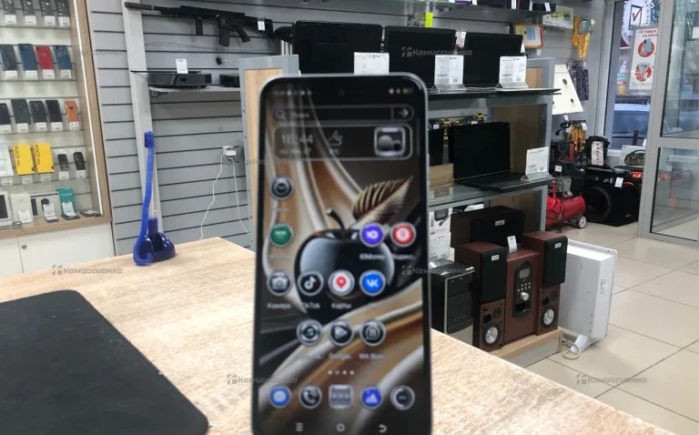 Tecno Spark 30C 6/128 ГБ