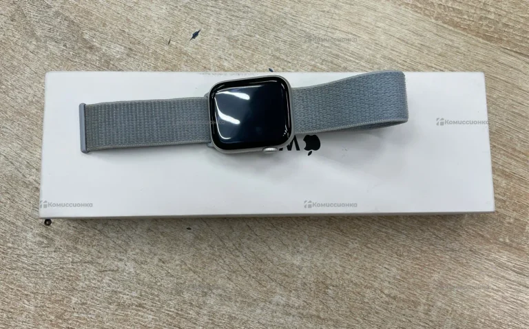 Часы  Apple Watch se2 gen