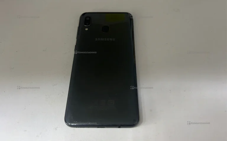 Samsung Galaxy A20 3/32 ГБ