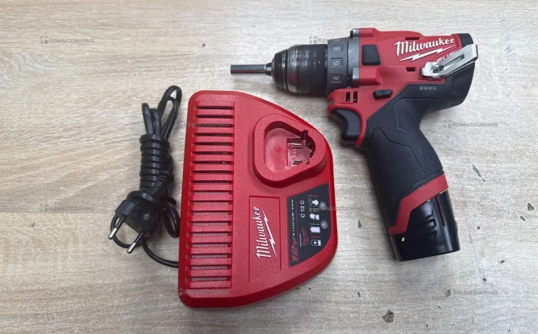 Аккумуляторная дрель-шуруповерт Milwaukee M12 FDD