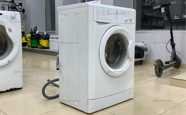 Стиральная машина indesit WISL82 4.5кг