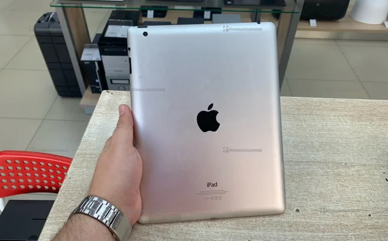 Планшет Apple iPad 4 32Gb Wi-Fi