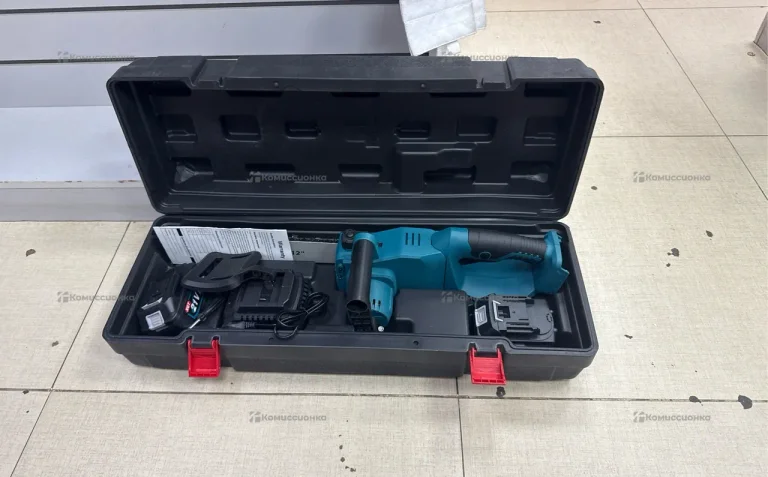 Цепная пила аккумуляторная бесщеточная Makita(сини