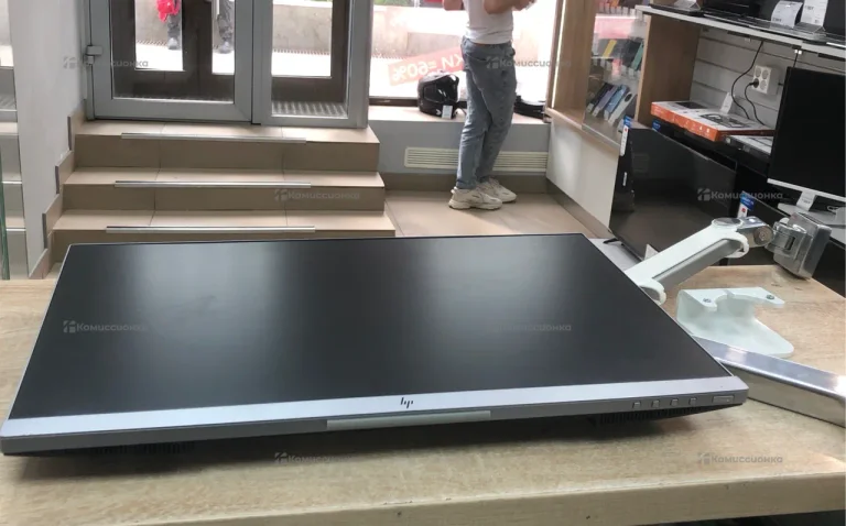 Монитор Hp E233