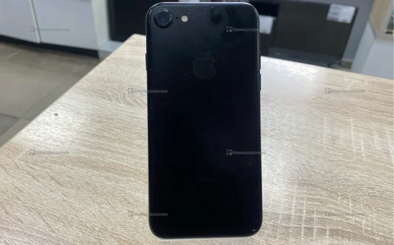 Apple iPhone 7 2/32 ГБ