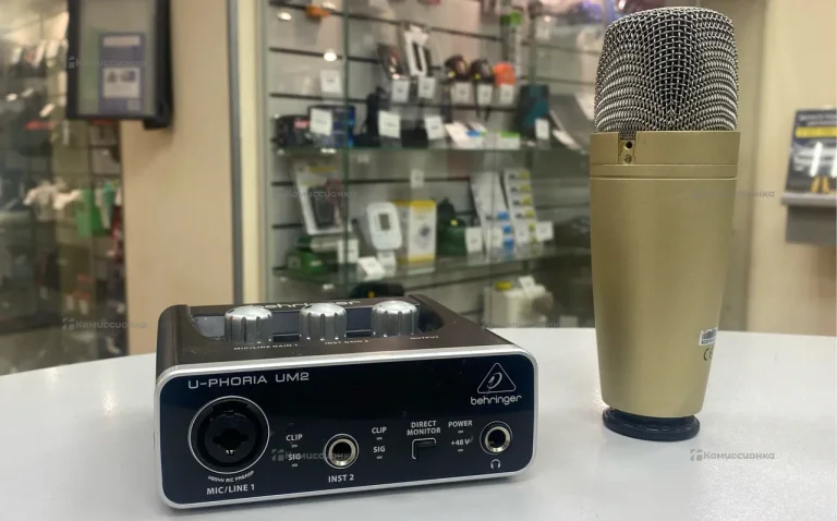 Набор микрофона и звуковой карты behringer
