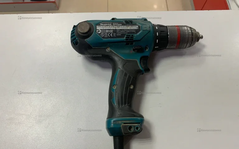 Сетевая дрель-шуруповерт Makita DF0300