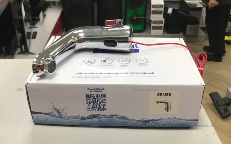 Смеситель с датчиком подачи воды SENSE