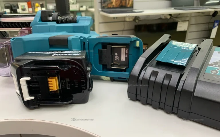 перфоратор Makita DHR183