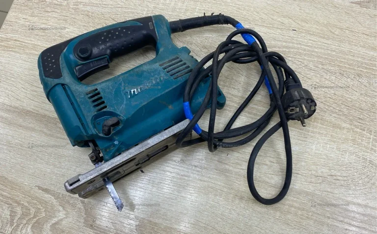 Makita лобзик 4326 / 4329