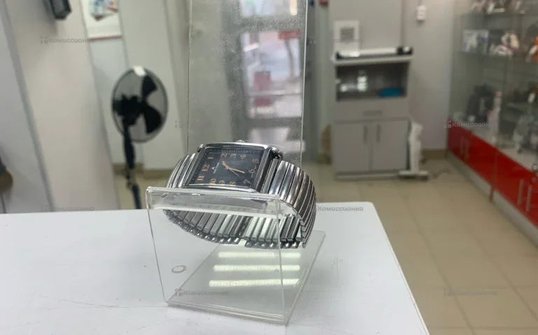 Часы  Vector V8-123