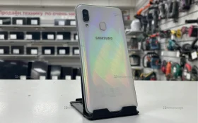 Samsung Galaxy A40 4/64 ГБ