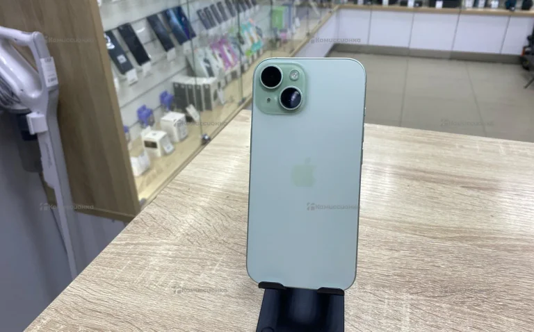 Apple iPhone 15 6/128 ГБ