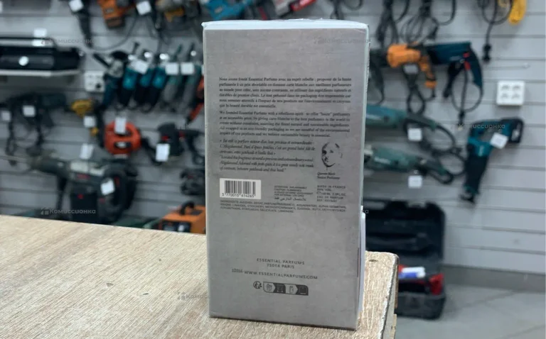 Парфюмированая вода EAU DE PARFUM ESSENTIAL PARFU