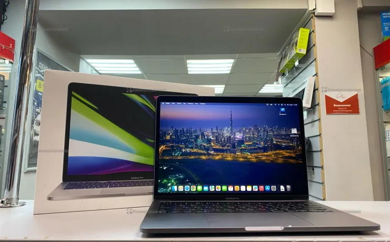 MacBook Pro 2022 M2