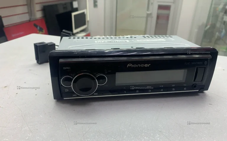 Автомагнитола  pioneer MVH S520BT