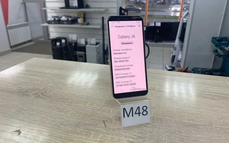 Samsung Galaxy J6 3/32 ГБ