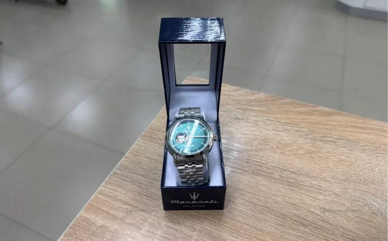 Механические наручные часы Maserati R8823118010