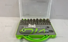 Отвертка с насадками