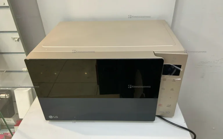 Микроволновая печь LG MS2535GISH
