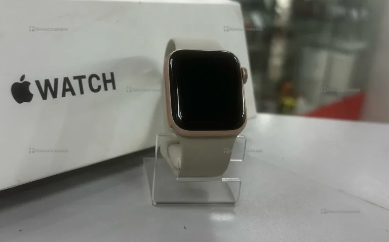 Часы Apple Watch SE (Gen 1) 40mm