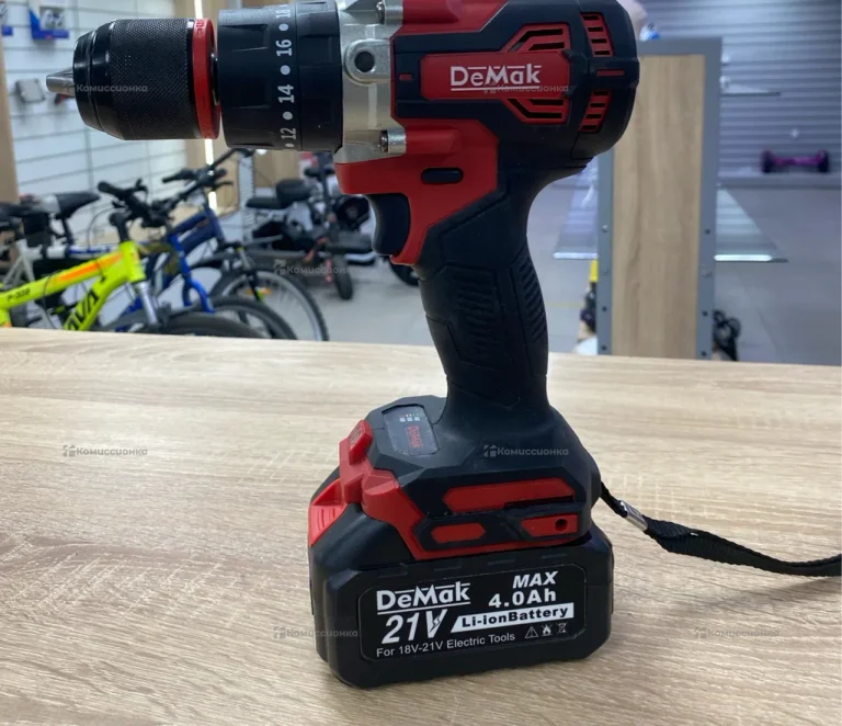 Шуруповерт Demak BLS0001