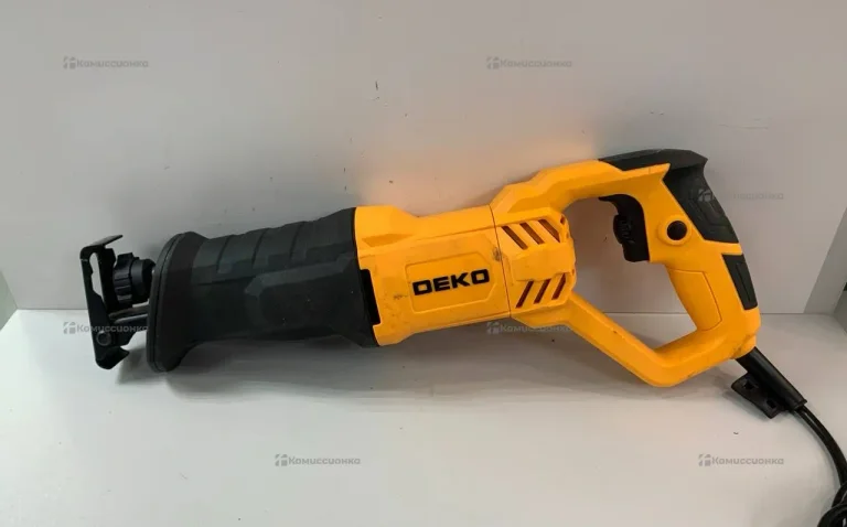 Сабельная пила DEKO DKRS1100V