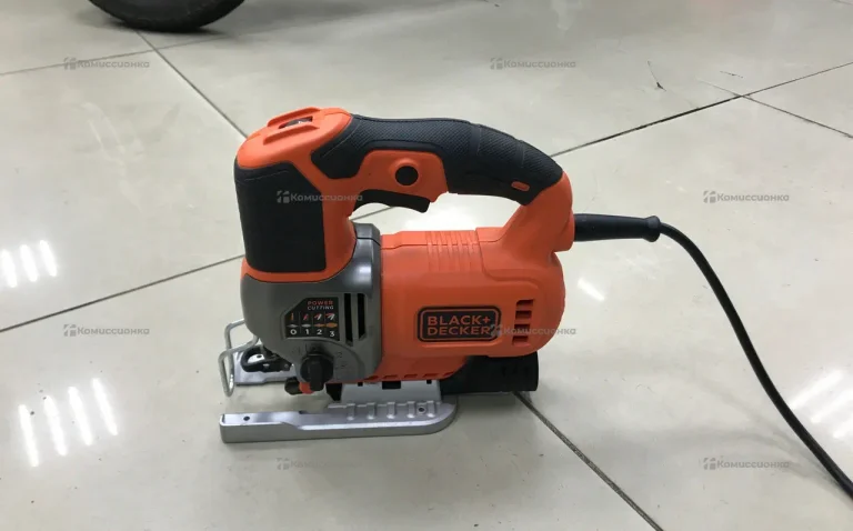 Электролобзик Black+decker bes610