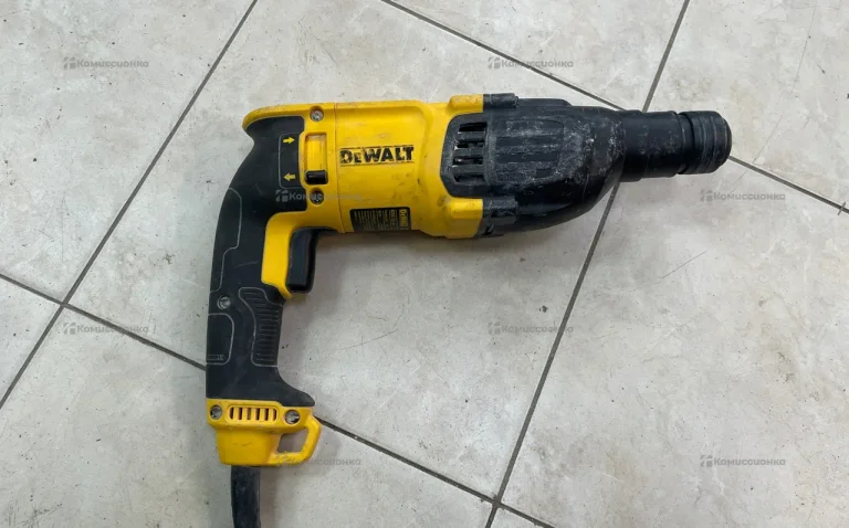 перфоратор DeWALT D25133-is