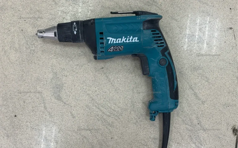 Шуруповерт makita FS4000