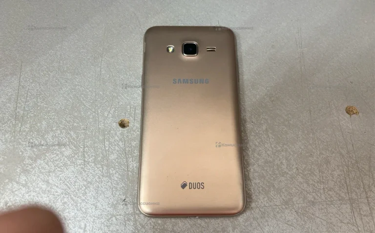 Samsung Galaxy J3 (2016) SM-J320F/DS 8Gb
