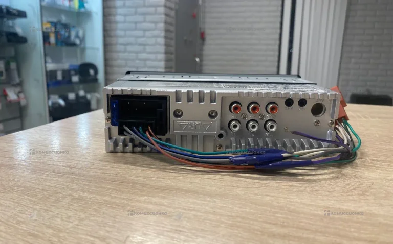Автомагнитола  Aura AMH-790sp