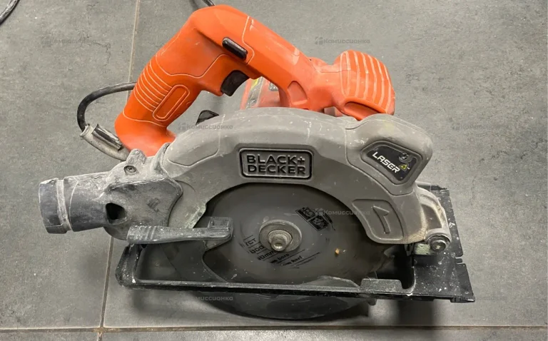 Циркулярная пила  black decker cs1250L