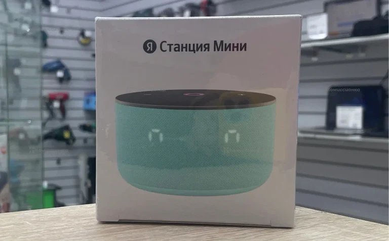 Колонка  яндекс станция мини с часами