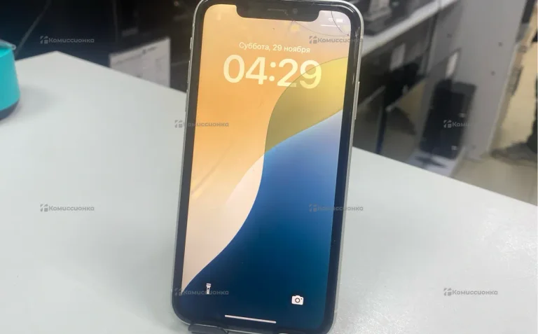 Apple iPhone XR 64 ГБ