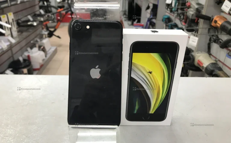 Apple iPhone SE (2022) 4/64 ГБ