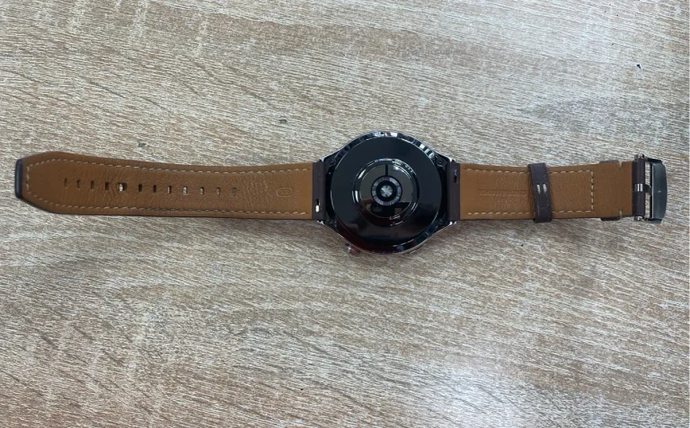 Часы  Huawei watch 4 pro