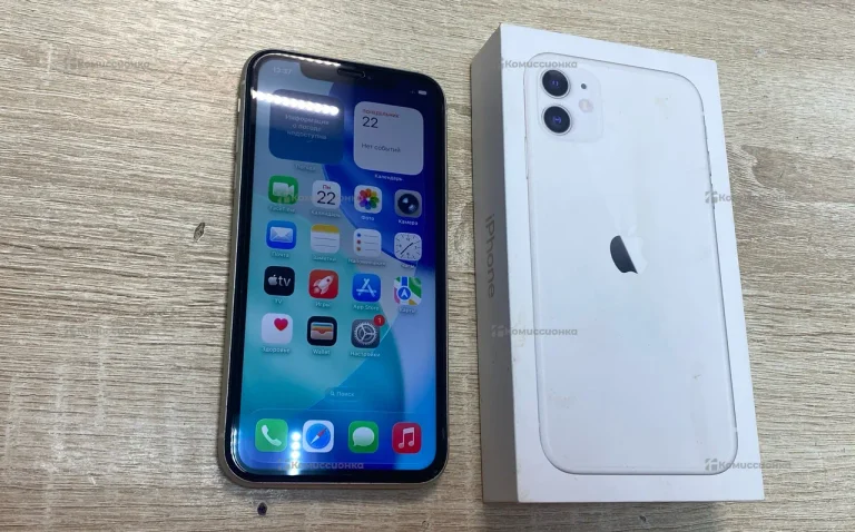 Apple iPhone 11 4/64 ГБ