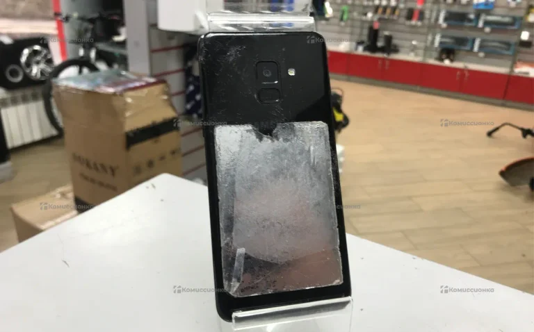 Samsung Galaxy A8 2/32 ГБ