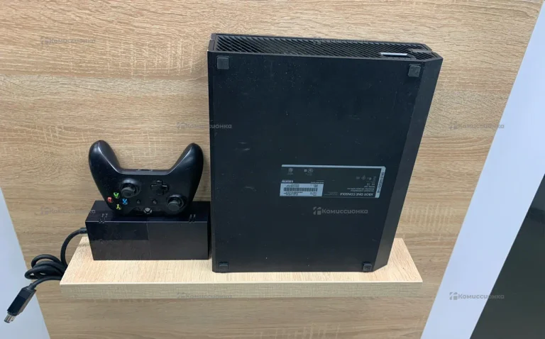Приставка Xbox One 500Gb