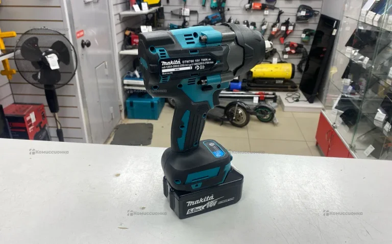гайковерт Makita dtw700