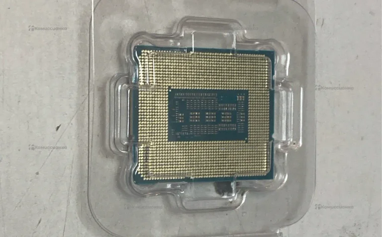 Процессор Intel Core i7-13700