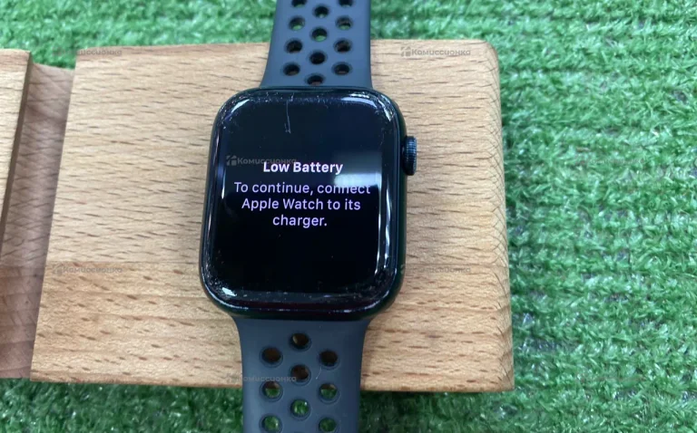 Часы  Apple Watch 7 45mm x Nike