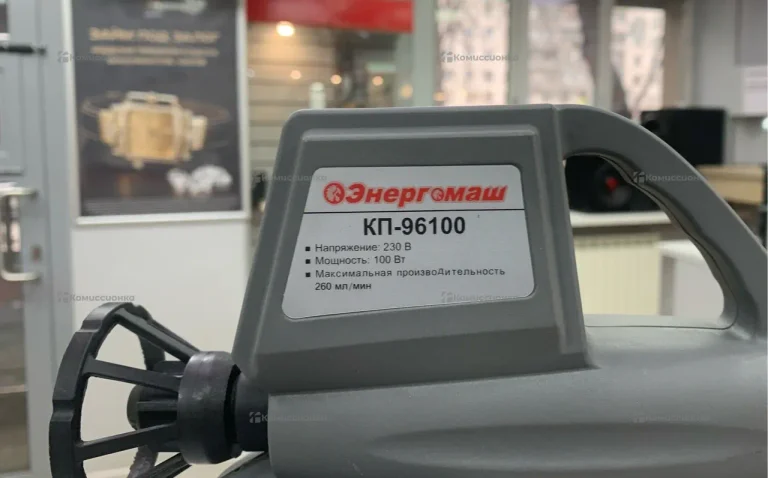 Сетевой краскопульт Энергомаш КР-96100