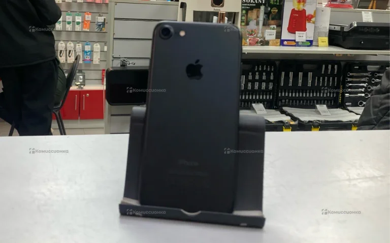 Apple iPhone 7 2/32 ГБ