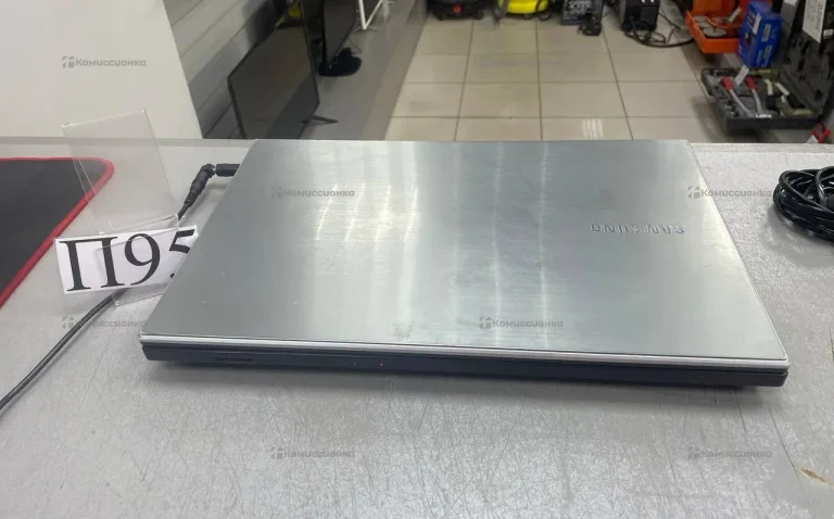 Ноутбук Samsung NP300V5A