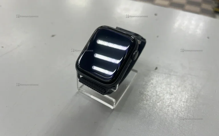 Часы  Apple Watch Series 5 44mm