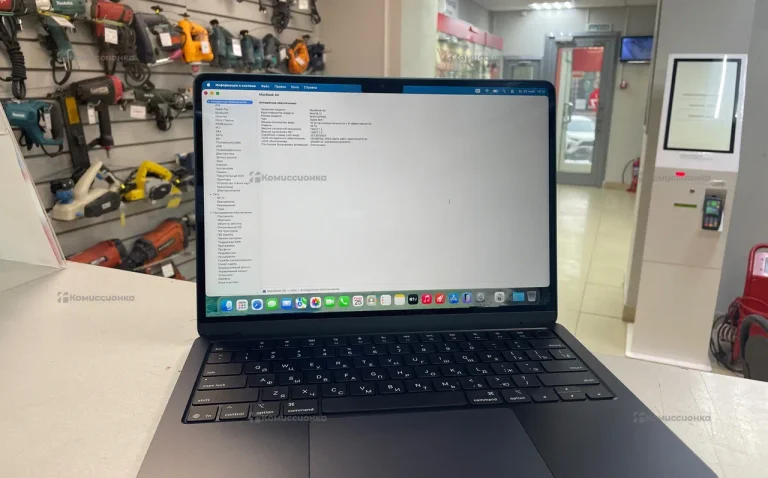 Ноутбук  MacBook Air m4 16/256gb