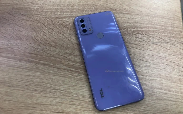 TCL 20B 4/64 ГБ