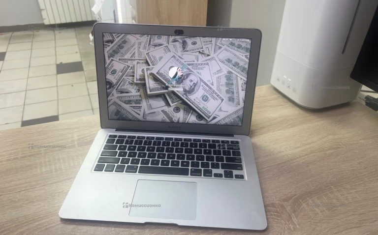 Mackbook Air 13-inch Intel core i7